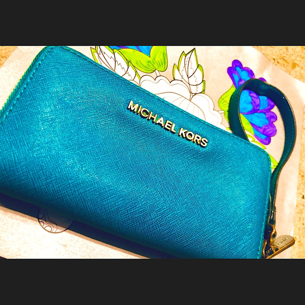 Michael Kors Wristlet Wallet